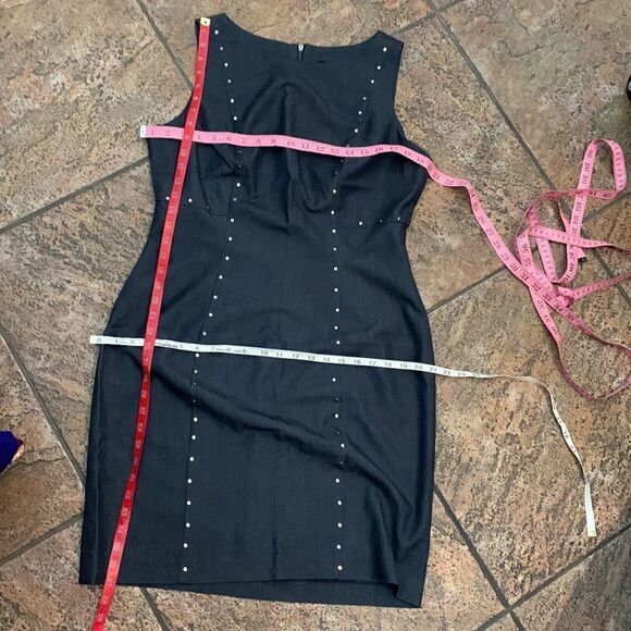 Sharagano Size 14 Scoop Neck Slimming Front Silver Studs Hardware Back Zipper - Picture 10 of 10